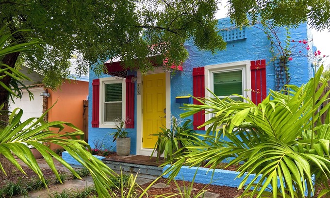Lake Worth Cabaña | Joel's place: cozy 2 bedroom cottage with heated pool
