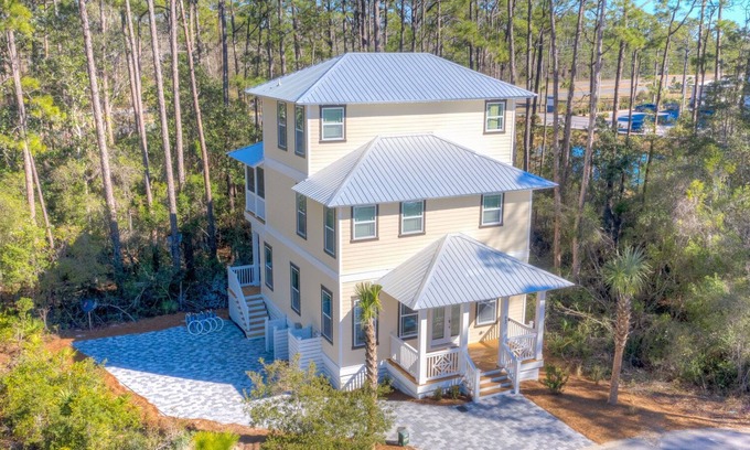 Treetop Casa | Joie de Vivre: Luxury🏖Pool 🏖Master on Main🏖Sleeps 19 🏖Beach Bonfires in May - Aug 2023