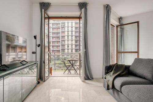 Ponte Seveso Apartamento | JOIVY Beautiful and modern apartment with 2 balconies