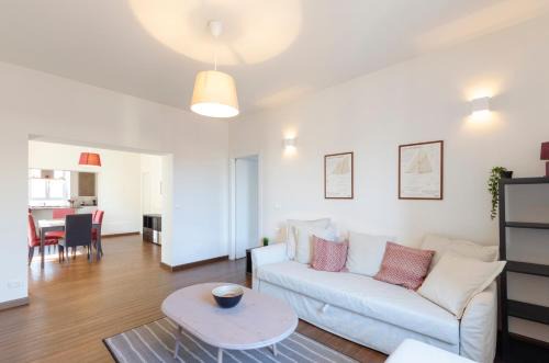 Carignano Apartamento | JOIVY Spacious Family Apt for 4, in Carignano, Genoa