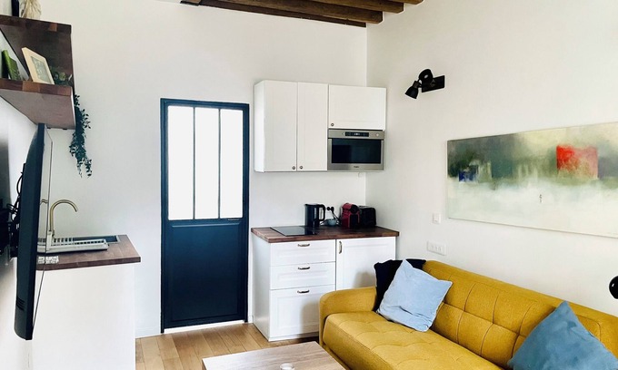 Marly-le-Roi Apartamento | Joli Studio at the Marly-le-Roi Historical Center