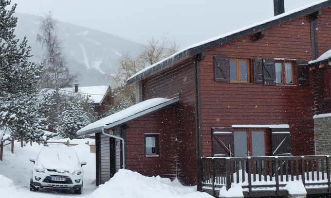Eyne 2600 Chalet De Esquí | CHALET EYNE 2600 ESTACIÓN D CAMBRE AZE