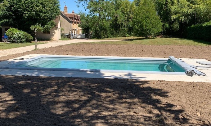 Saint-Sauveur-en-Puisaye Casa | Jolie Maison de 8 Personnes Piscine Privée Chauffée Calme