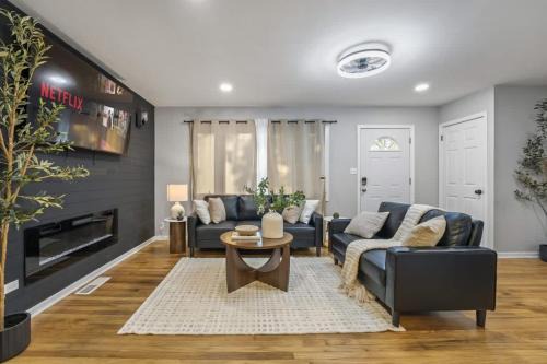Joliet Casa | Joliet Cozy Oasis 4BR
