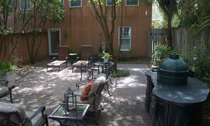 Beach Institute Casa | Jones Street 5 estrellas inspirada en HGTV Carriage House Historic Savannah! Perros ok