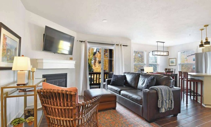 Park City Apartamento | Lake Vibes~Mountain Highs: Your Jordanelle Getaway