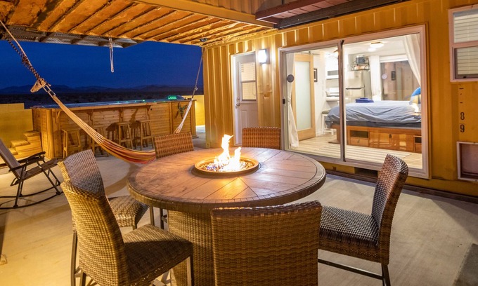 Wonder Valley Apartamento | Joshua Tree Desert Dream Shipping Container Suite