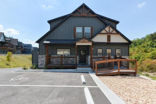 Table Rock Casa | Journey's Remedy -Lake View Sleeps 30