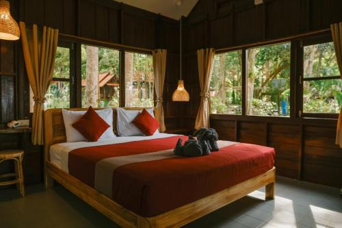 Nuea Khlong Casa | JOY Bungalow Resort and Restaurant
