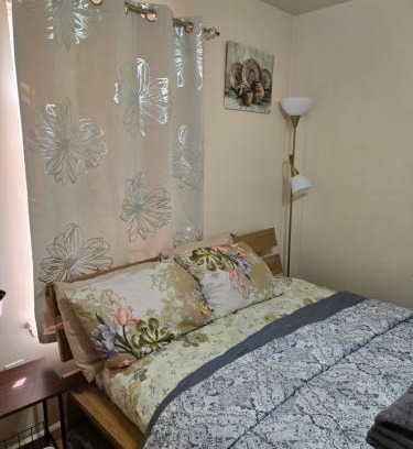 Lower Vailsburg Casa | Joy queen room 6A
