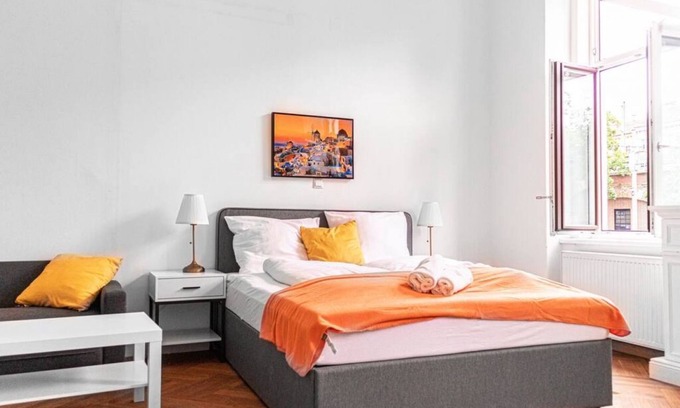 Wahring Apartamento | Joyful 2BR Apt. @ AKH Hospital - Ideal f. Patients