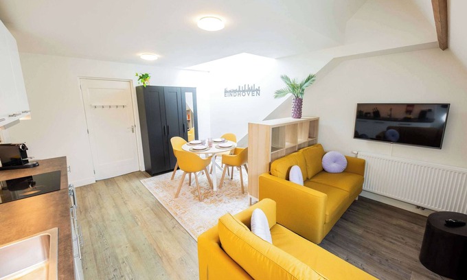 Eindhoven City Center Apartamento | Joyful 50m² Two-Bedroom Apartment (SD-23-J)