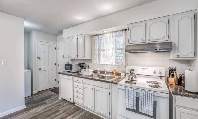 Parkway Village Casa | Judy Lynn Collective