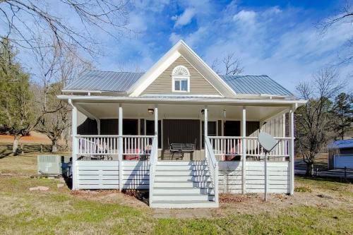Sevierville Casa | Julia's Farmhouse