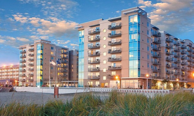 Seaside Gilbert District Complejo | July 4th, 2025 at 5 stars WM Seaside resort. Enjoy Firework @ Oregon Coast