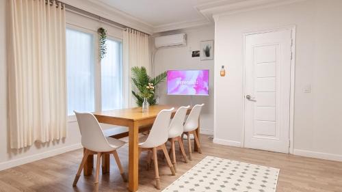 Hapjeong-dong Casa | July & August, Hongdae, 3min to Hapjeong Stn, 7 Guests