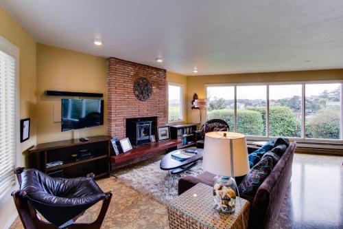 Newport Casa | Jumping Scallops