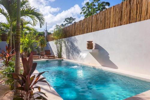 La Veleta Casa | Jungle 3BR Villa, Garden & Pool, La Veleta