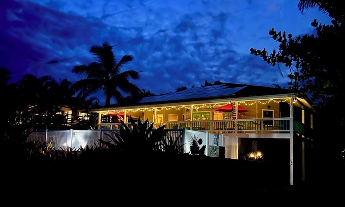 Kapoho Apartamento | Jungle Bamboo Room: Watch Whales, Breakfast included at Ala Kai Bed & Breakfast