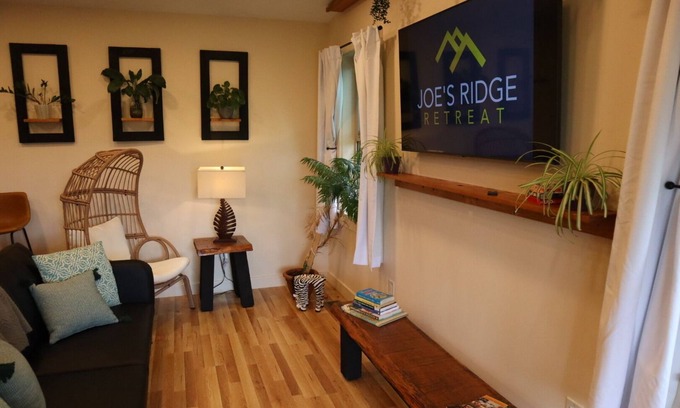 Cool Ridge Cabina | Jungle Boogie in Mountains