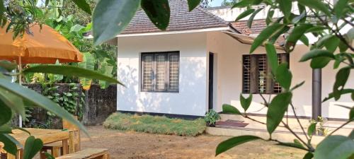 Mararikulam Casa | Jungle Cabin Marari