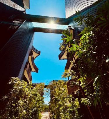 Playa Paraiso Apartamento | Jungle Guardian - Rooftop Pool & Beach Club in Zona Hotelera Tulum