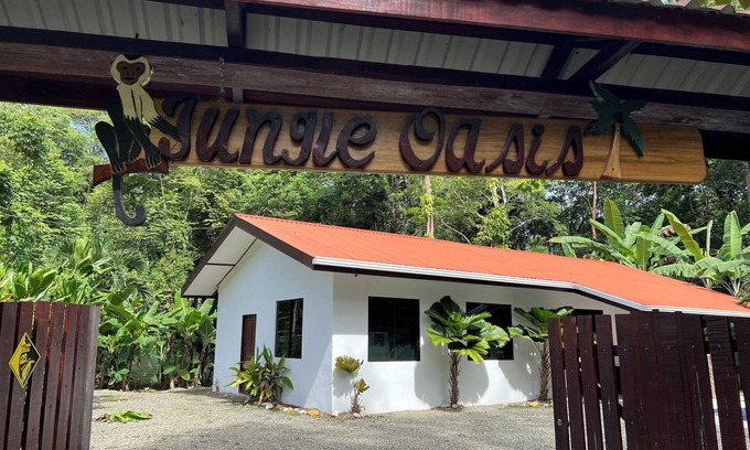 Cahuita Casa | Jungle Oasis, private pool, A/C