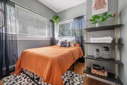 Seminole Heights Apartamento | Jungle Themed Apt. Close to Coffee, Food + Shops!