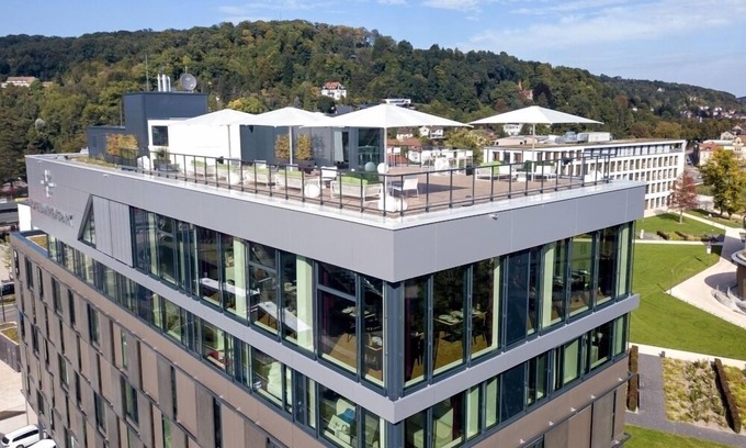 Schwaebisch Gmuend Apartamento | Junior Suite Gold con ventanal y cama king size con somier