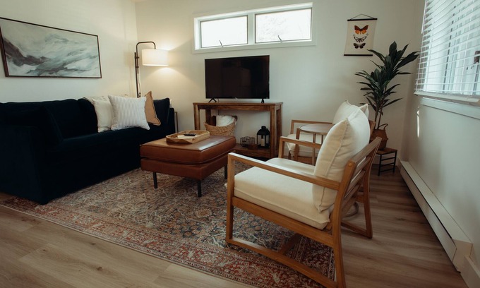 Northport Cabaña | Juniper Cottage on Grand Traverse Bay!
