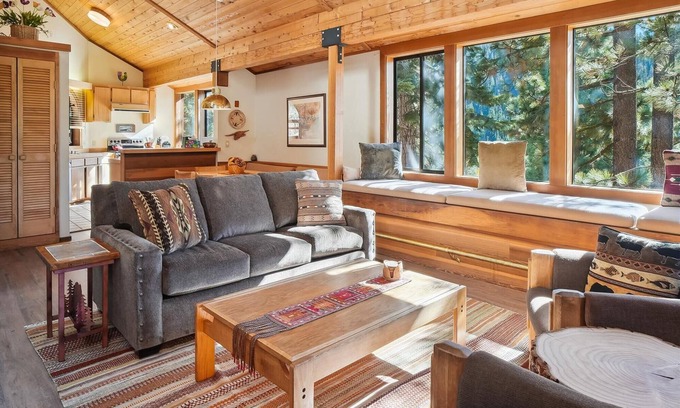 Alpine Meadows Casa | Juniper Mountain Cabin in Alpine Meadows