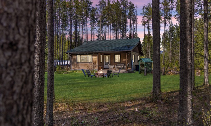 Coram Casa | Juniper Presents: Cozy 2BR Retreat in Coram - Close to Glacier National Park