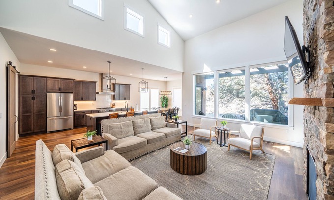 Alfalfa Casa | Juniper Ranch - Golf Cart Inclusive I Sleeps 10 I Brasada Ranch