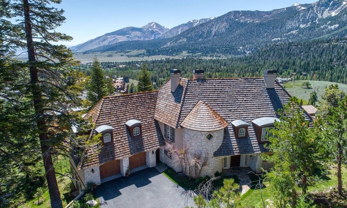 Mammoth Lakes Casa | Juniper Ridge 16 5000 sq ft, Grand Chateau at Eagle, Expansive Mountain Views by RedAwning