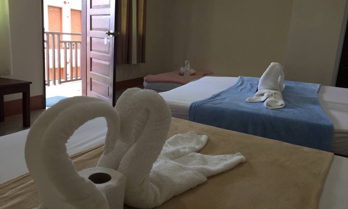 Tawala Cama Y Desayuno | Junlyn Apartelle Family room for 7 to 8