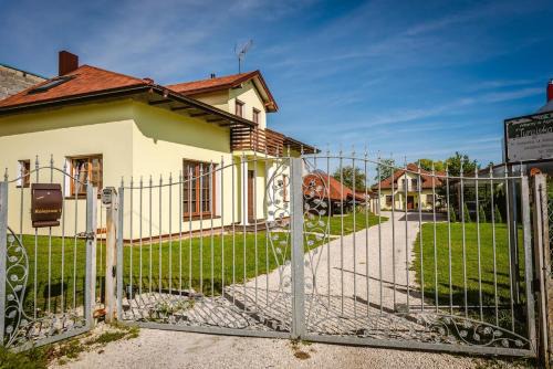 Zarki Casa | Jurajska Stokrotka
