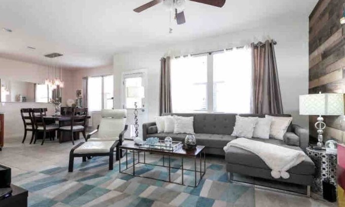 Austin Casa | Just 10 minutes south of the airport, COTA and 12min to DT Eastside