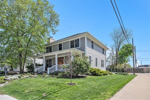 Northeast South Bend Casa | Just a few Blocks to Notre Dame