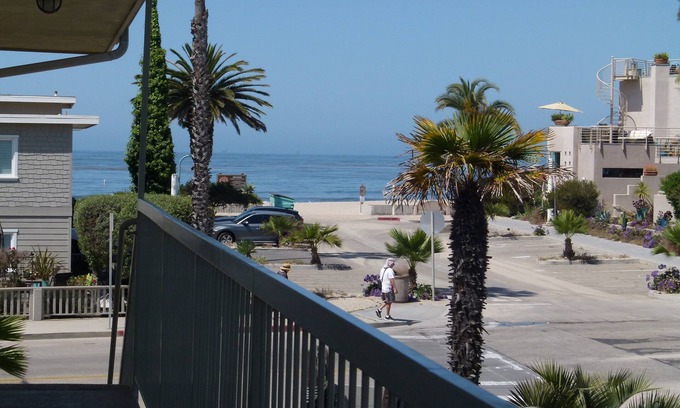 Carpinteria Condominio | A pocos pasos de Carpinteria State Beach. Brillante, limpio y acogedor.
