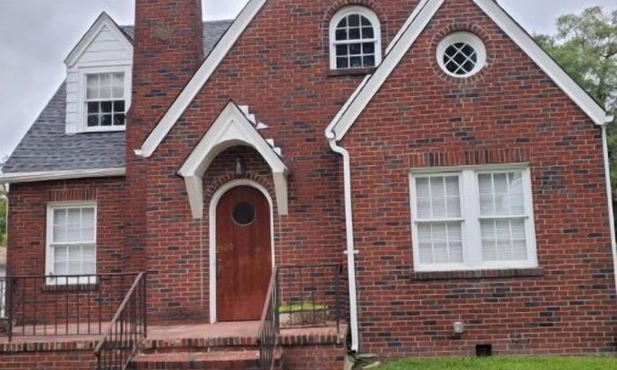 Durham Casa | Just across the street - from NCCU, with driveway for parking