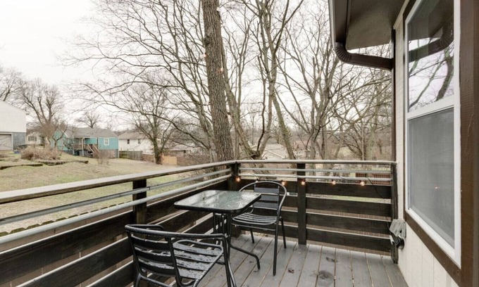Greenwood Apartamento | Just Listed, ALL new, 1 Bedroom-East Nash