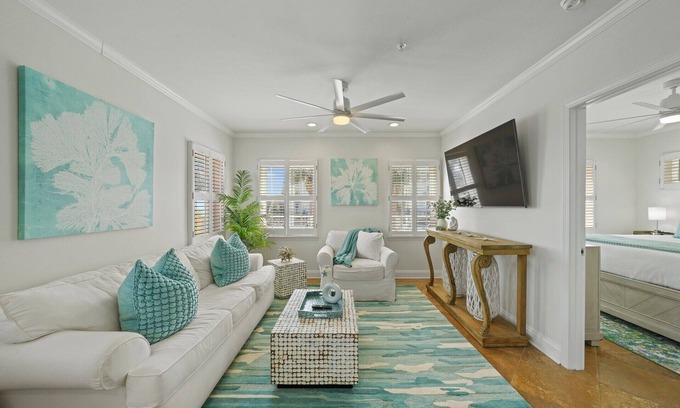 Gulf Place Condominio | JUST REMODELED! Gulf Views, Large Balcony, 3 Pools, Less than 1 min Walk to Beach!