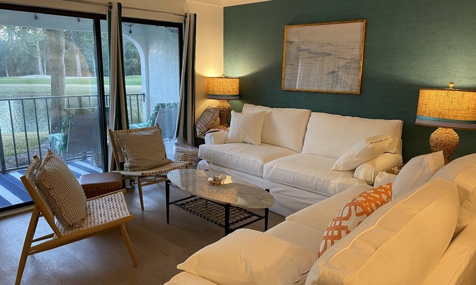 Panama City Beach Complejo | Just renovated + perfect for families - spacious 3 bed 3 bath Edgewater Villa.