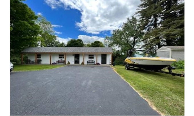 Mayfield Cabaña | Just steps away from the Great Sacandaga Lake! Walk to marinas and restaurants!