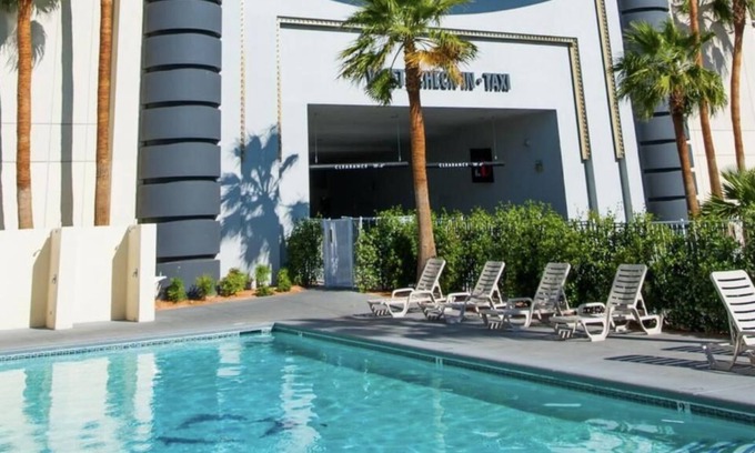 Downtown Las Vegas Casa | Just What You Were Looking For! 4 Relaxing Units, Casino, Pool, Free Parking