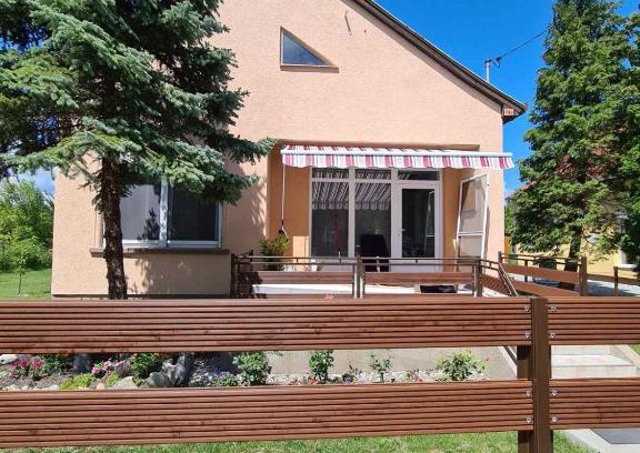 Balatonmariafurdo Casa | Két szobás, teraszos, kertes vendégház