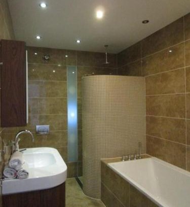 Krisztinavaros Apartamento | két tágas utcai szoba és egy kert
