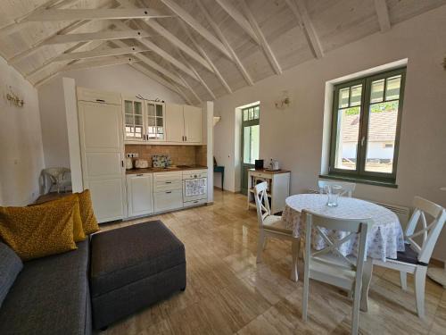 Mindszentkalla Apartamento | Kövirózsa Porta