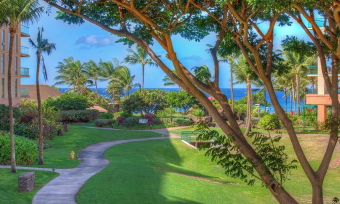 Honokowai Villa | Nueva Villa 1C en Oceanfront Resort, vista parcial al mar