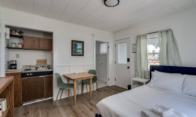Clayton Apartamento | K's Motel with Stunning St. Lawrence River Views - Room 1